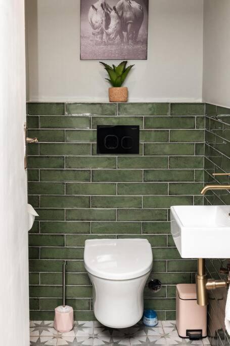 Loft In Gardens Apartment