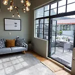 Loft Apartment In Gardens